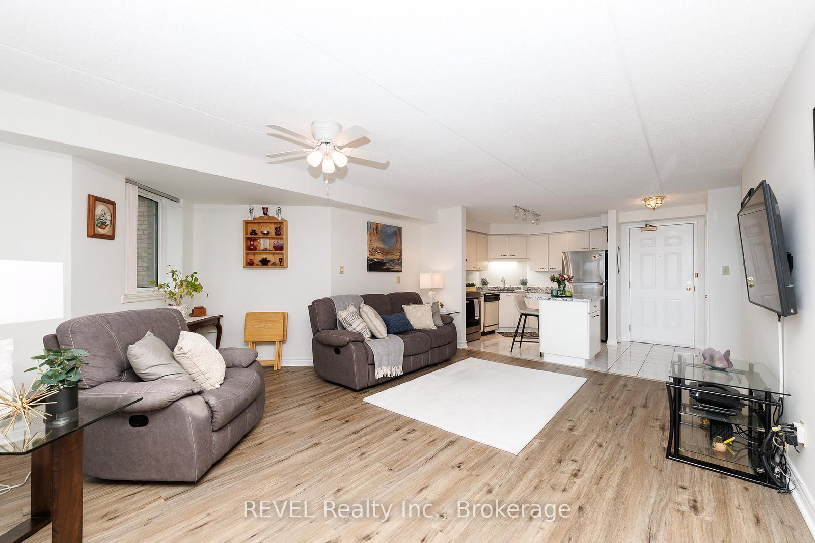 3364 Montrose Road, Unit 301 - Photo 10