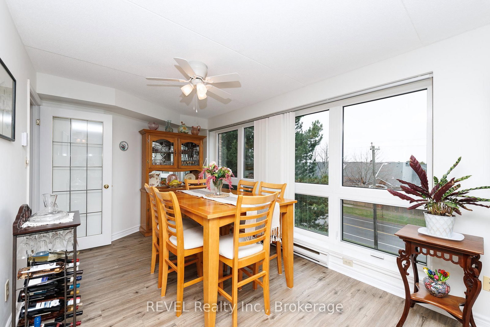 3364 Montrose Road, Unit 301 - Photo 11