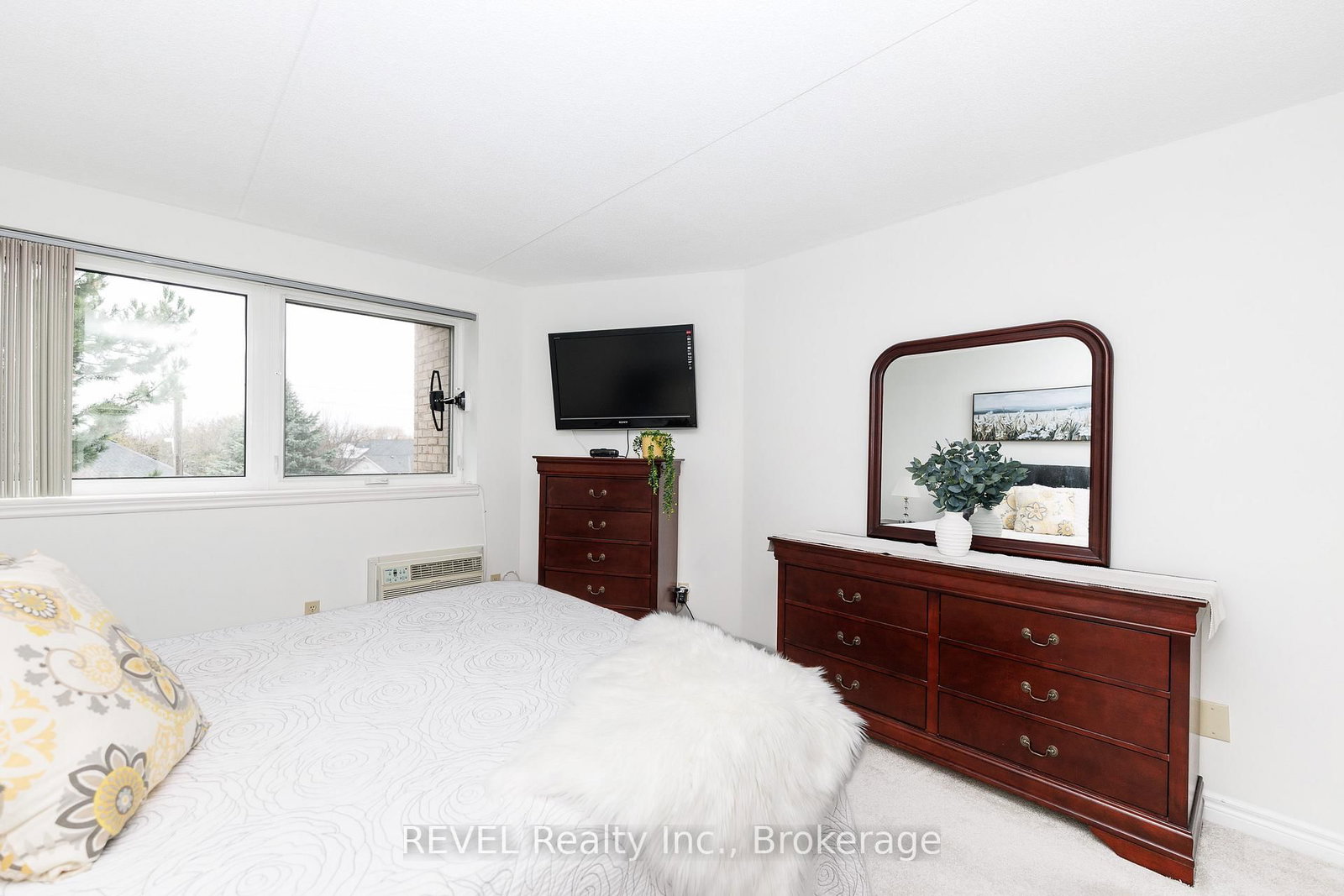 3364 Montrose Road, Unit 301 - Photo 19