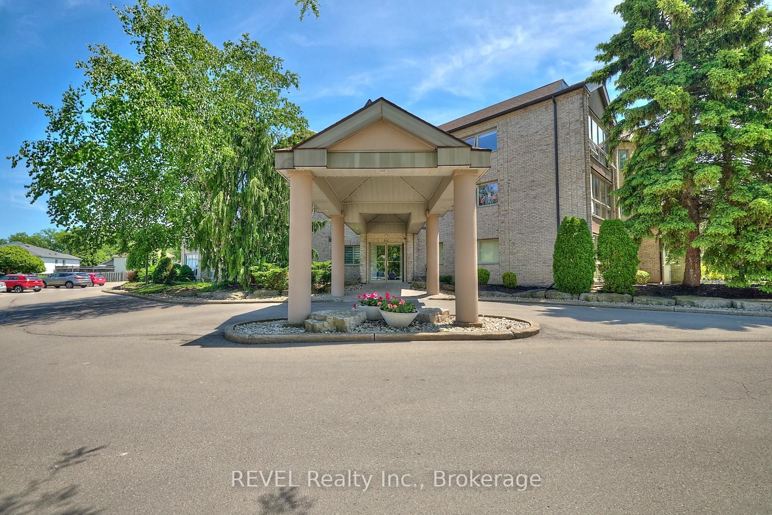 3364 Montrose Road, Unit 301 - Photo 2