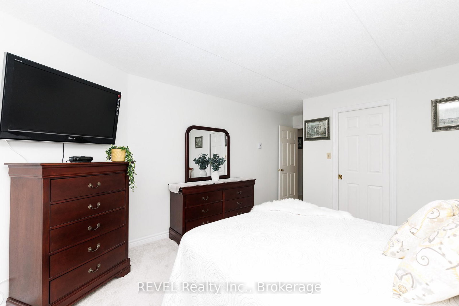 3364 Montrose Road, Unit 301 - Photo 20