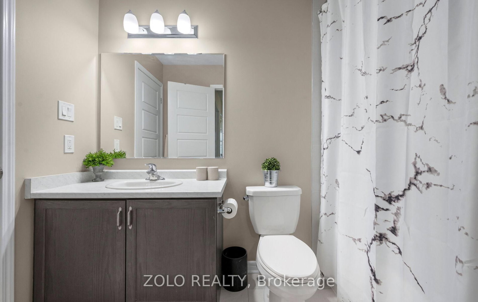 Townhouse for sale at 65-22 Spring Creek Drive, Hamilton, Ontario, L8B 1V7 - Waterdown - MLS: X12975516