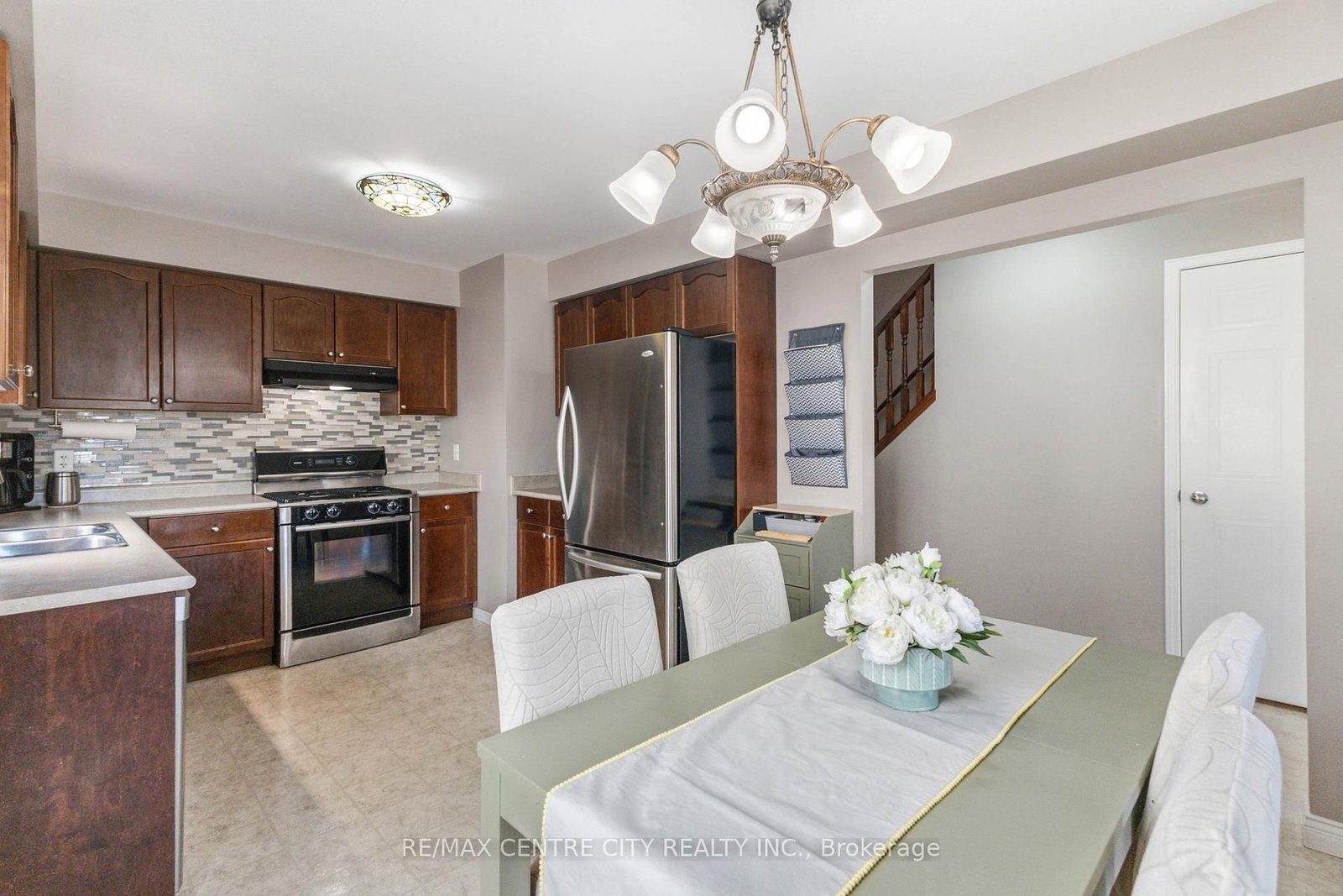 1084 Kimball Crescent - Photo 24