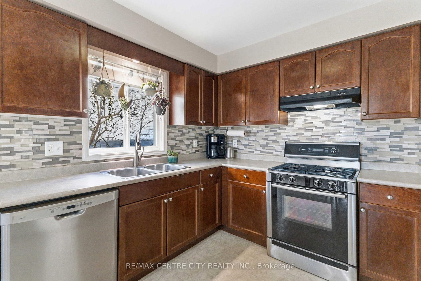 1084 Kimball Crescent - Photo 27