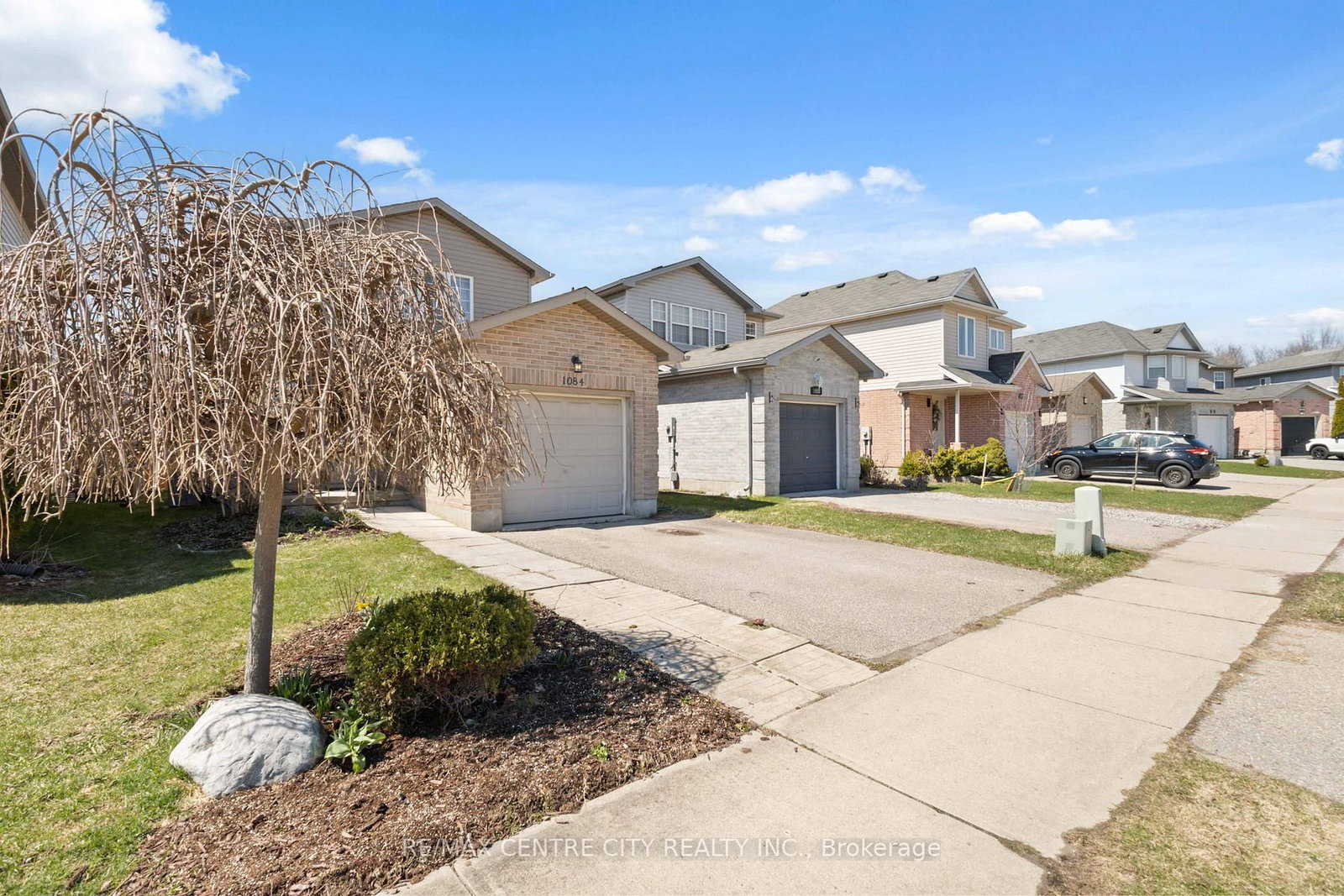 1084 Kimball Crescent - Photo 3