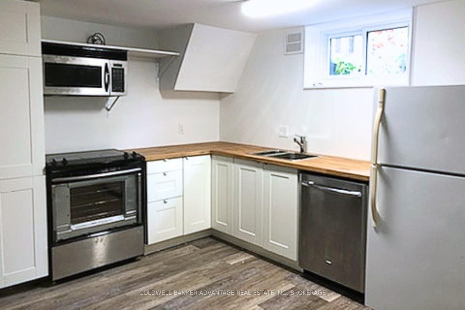 Detached House for sale at 55 Kent Street, St. Catharines, Ontario, L2S 1H4 - Western Hill - MLS: X12975586