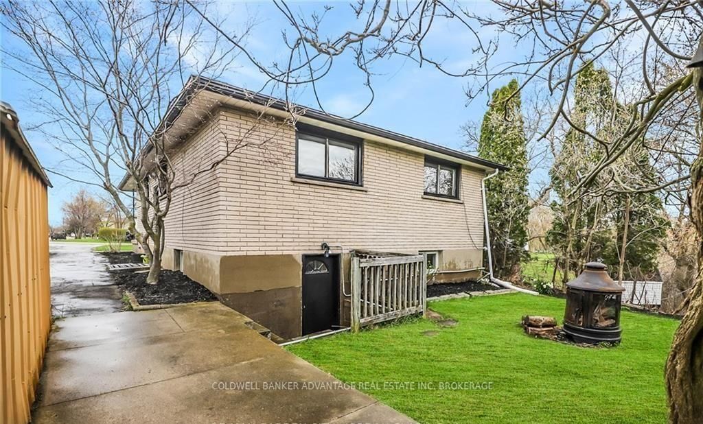 Detached House for sale at 55 Kent Street, St. Catharines, Ontario, L2S 1H4 - Western Hill - MLS: X12975586