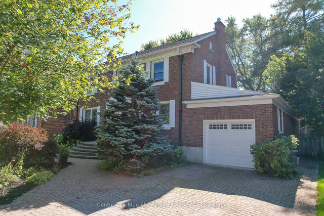 749 Mcintyre Street W