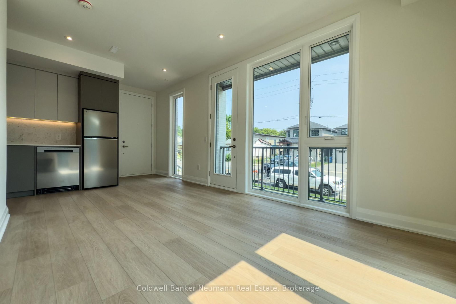 14 Stevenson Street N, Unit 5 - Photo 6