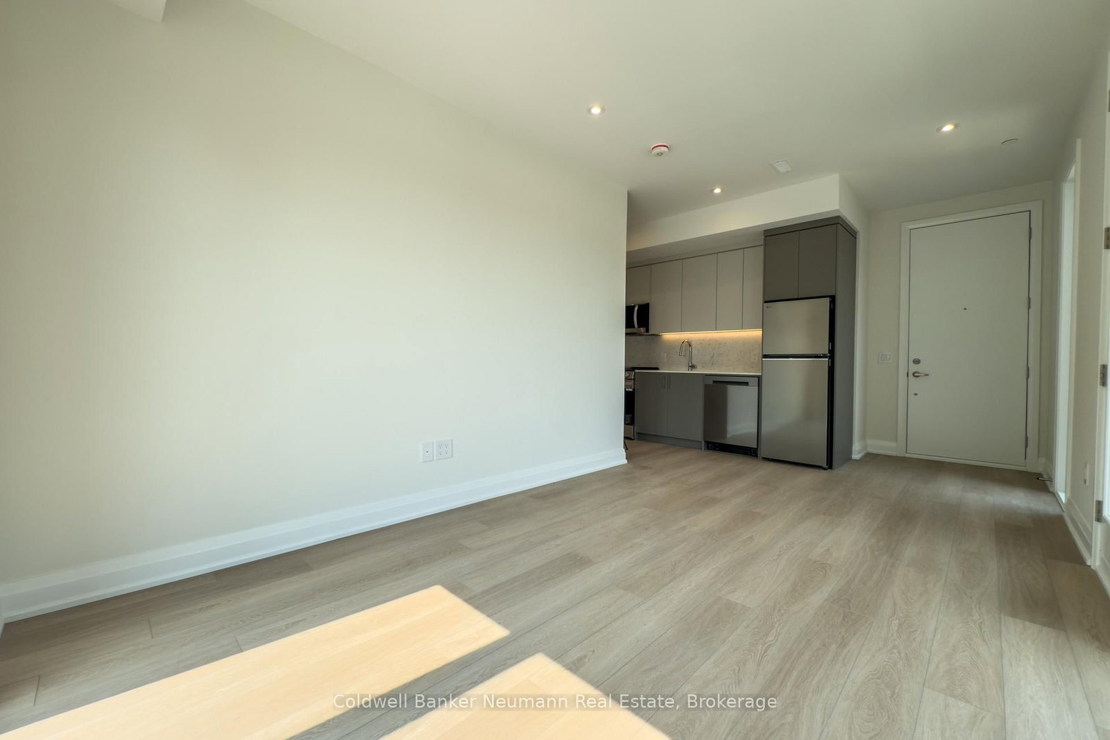 14 Stevenson Street N, Unit 5 - Photo 7