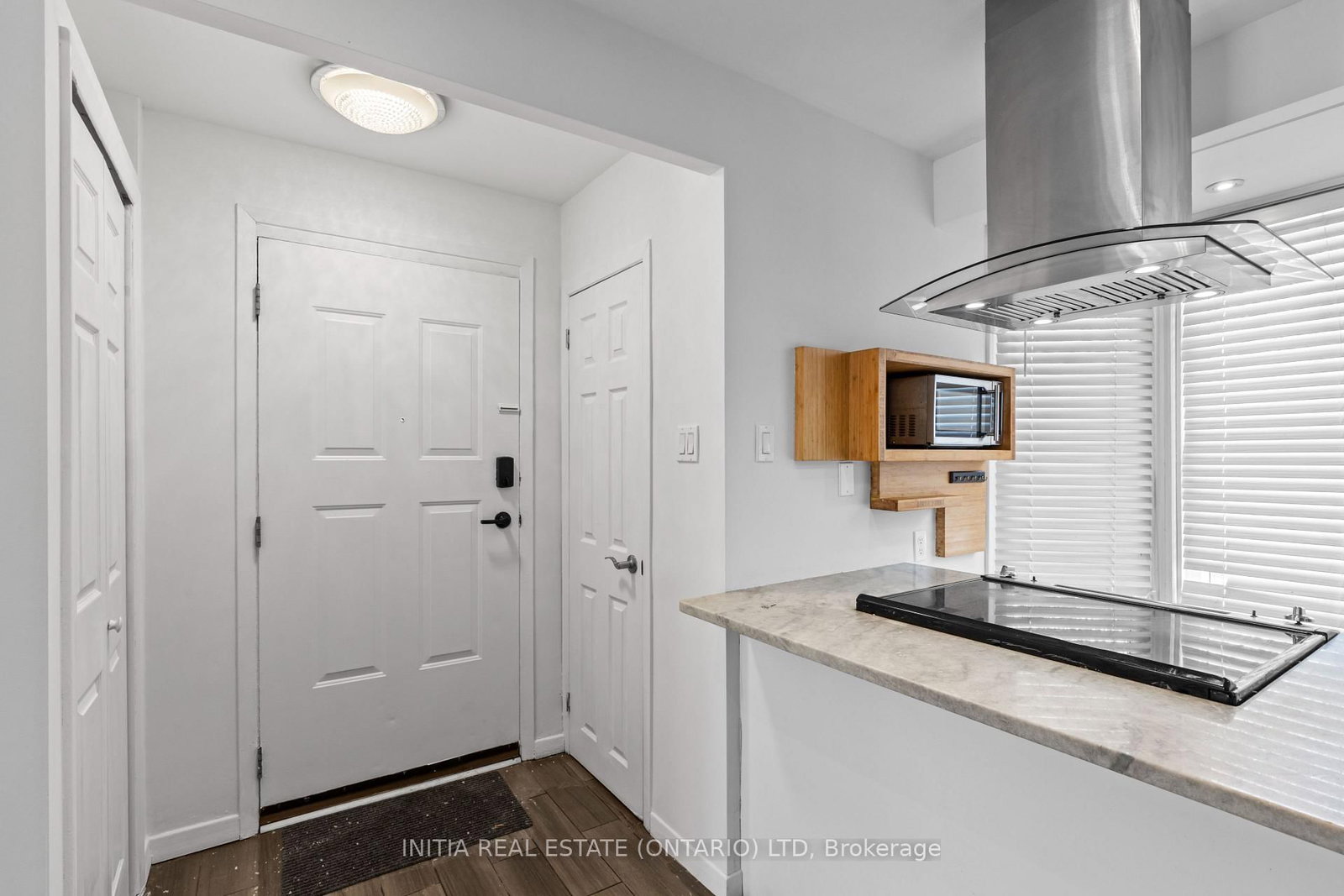 Townhouse for sale at 55 Arbour Glen Crescent, London East, Ontario, N5Y 1Z9 - East A - MLS: X12975818