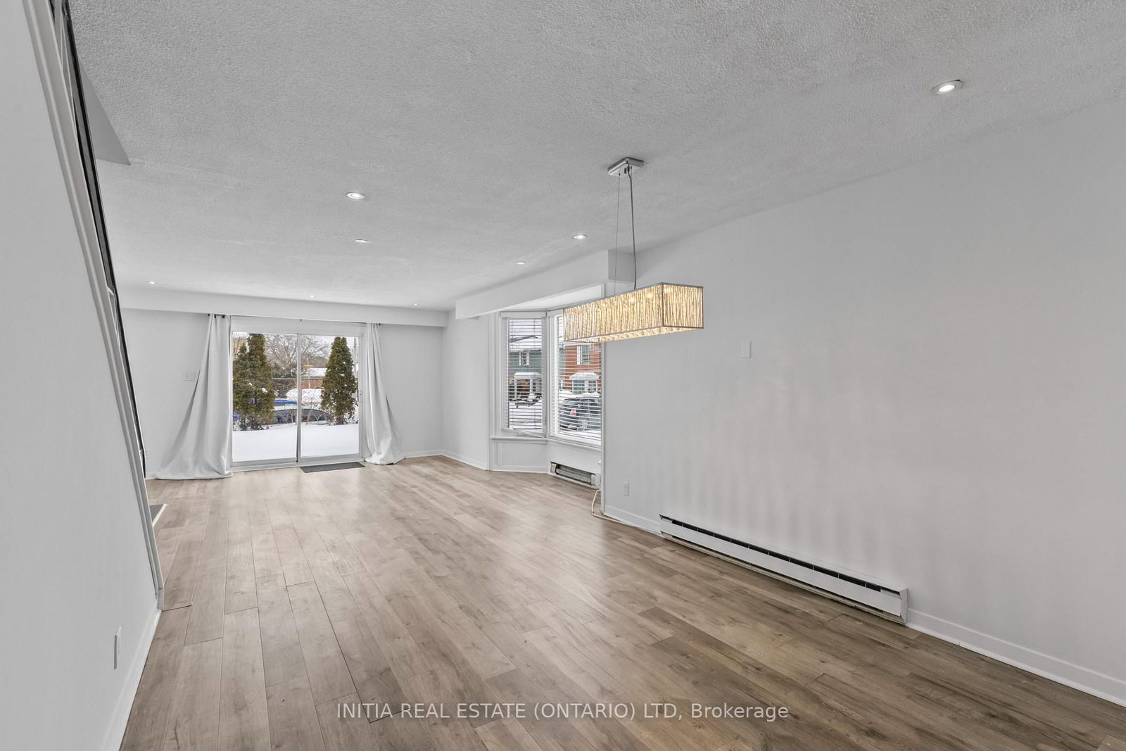 Townhouse for sale at 55 Arbour Glen Crescent, London East, Ontario, N5Y 1Z9 - East A - MLS: X12975818