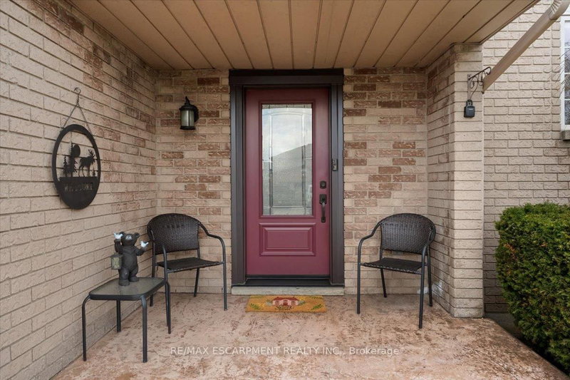 284 Delancey Blvd, Hamilton, L9B 1Y9 | Image 3