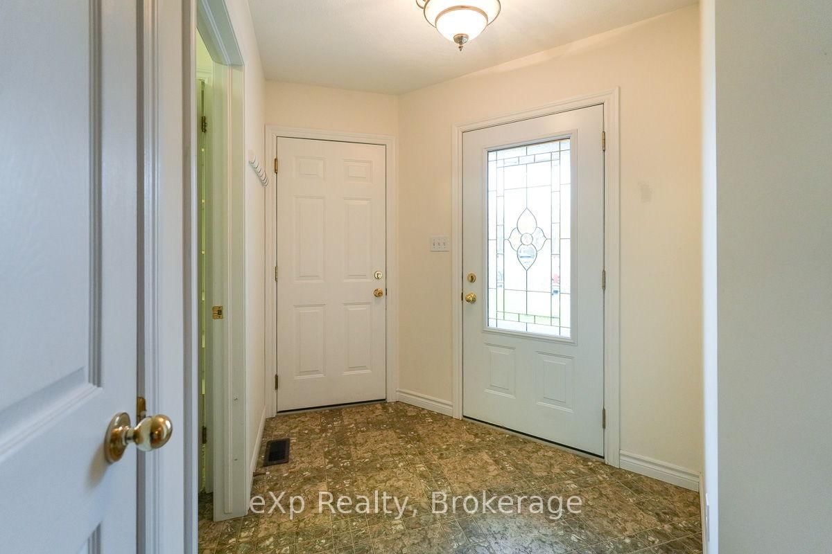 123 Church Street N, Unit 3 - Photo 4