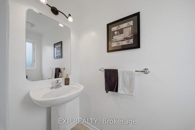 300 London Terr, Ottawa, K1K 2W2 | Image 3