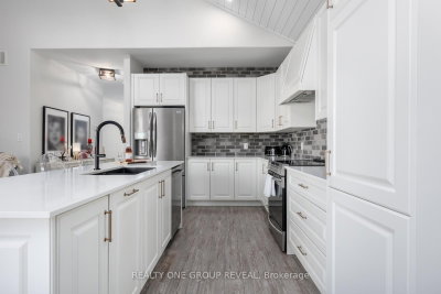 208 Strachan Street — more photos