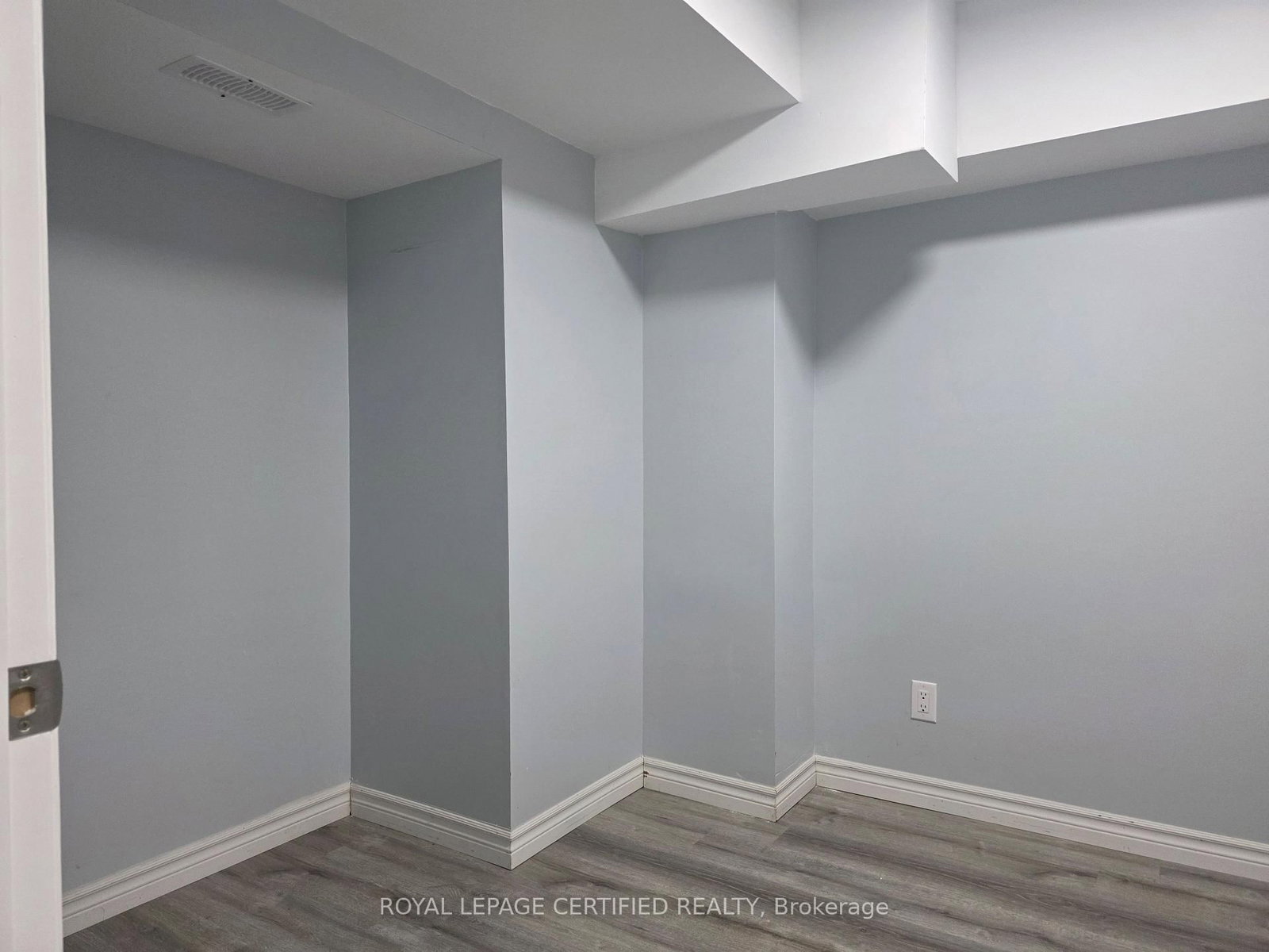 100 Chase Crescent, Unit Basement - Photo 11