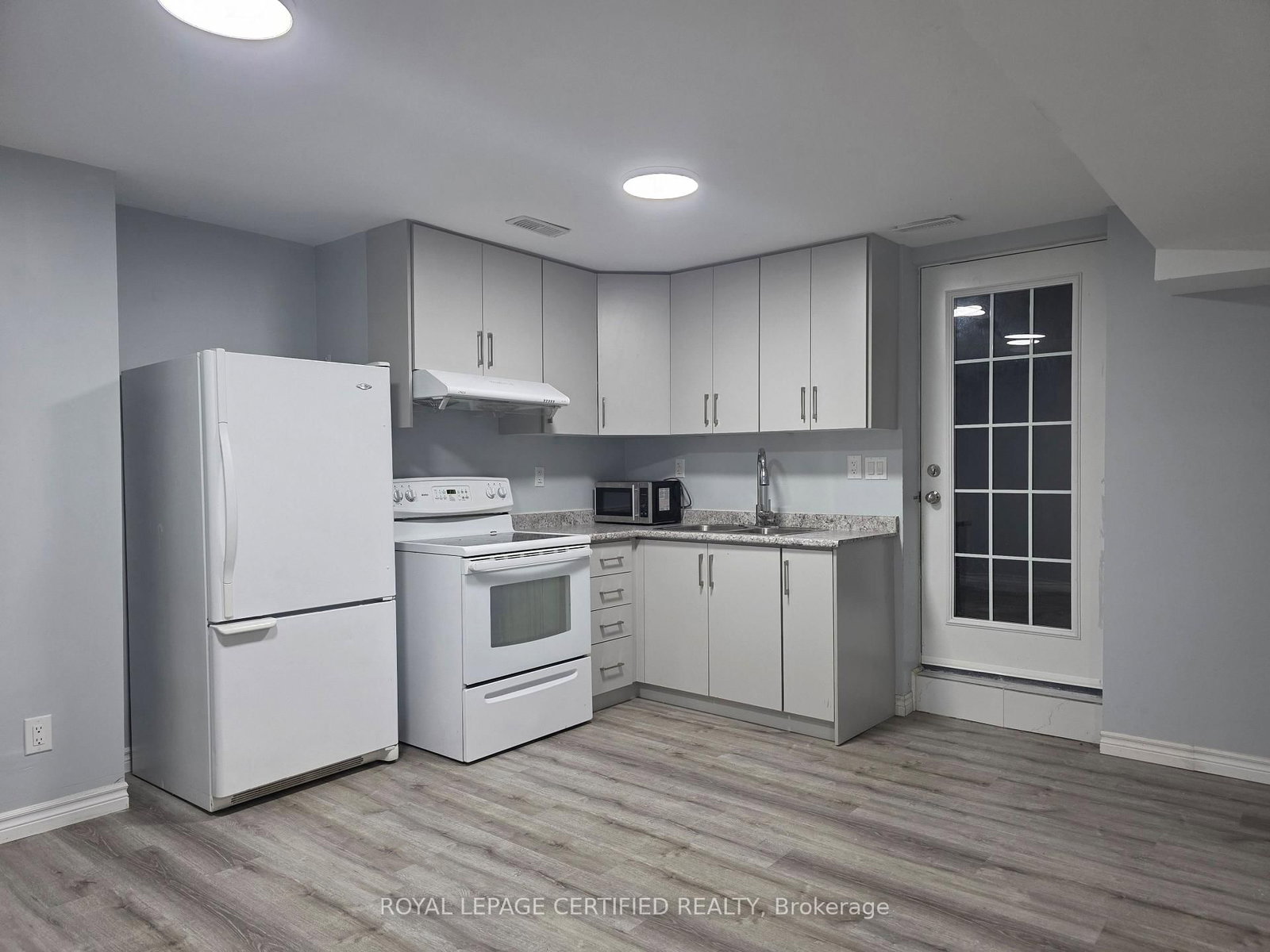 100 Chase Crescent, Unit Basement - Photo 2