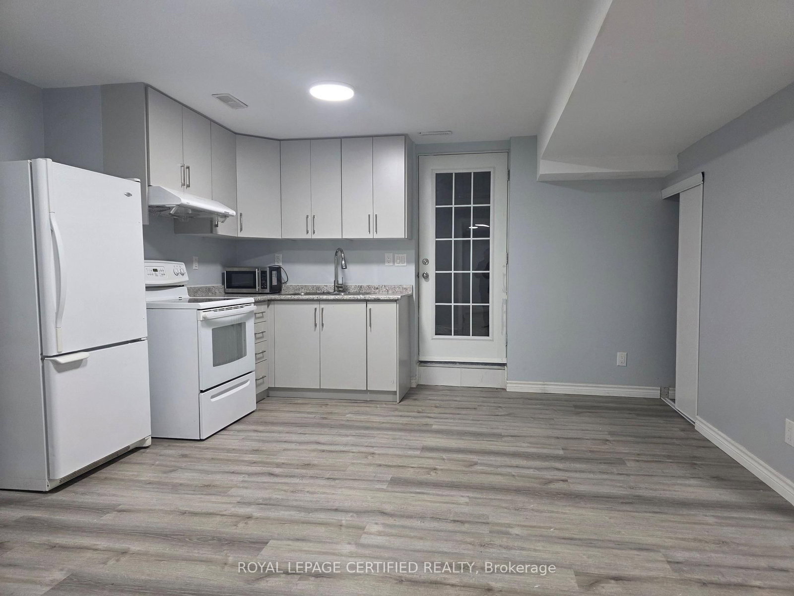 100 Chase Crescent, Unit Basement - Photo 3