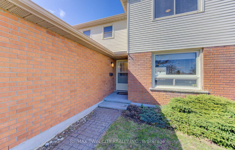 498 Thorndale Dr, Waterloo, N2T 2A2 | Image 3