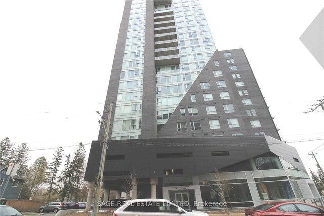 2002 - 158 King Street N