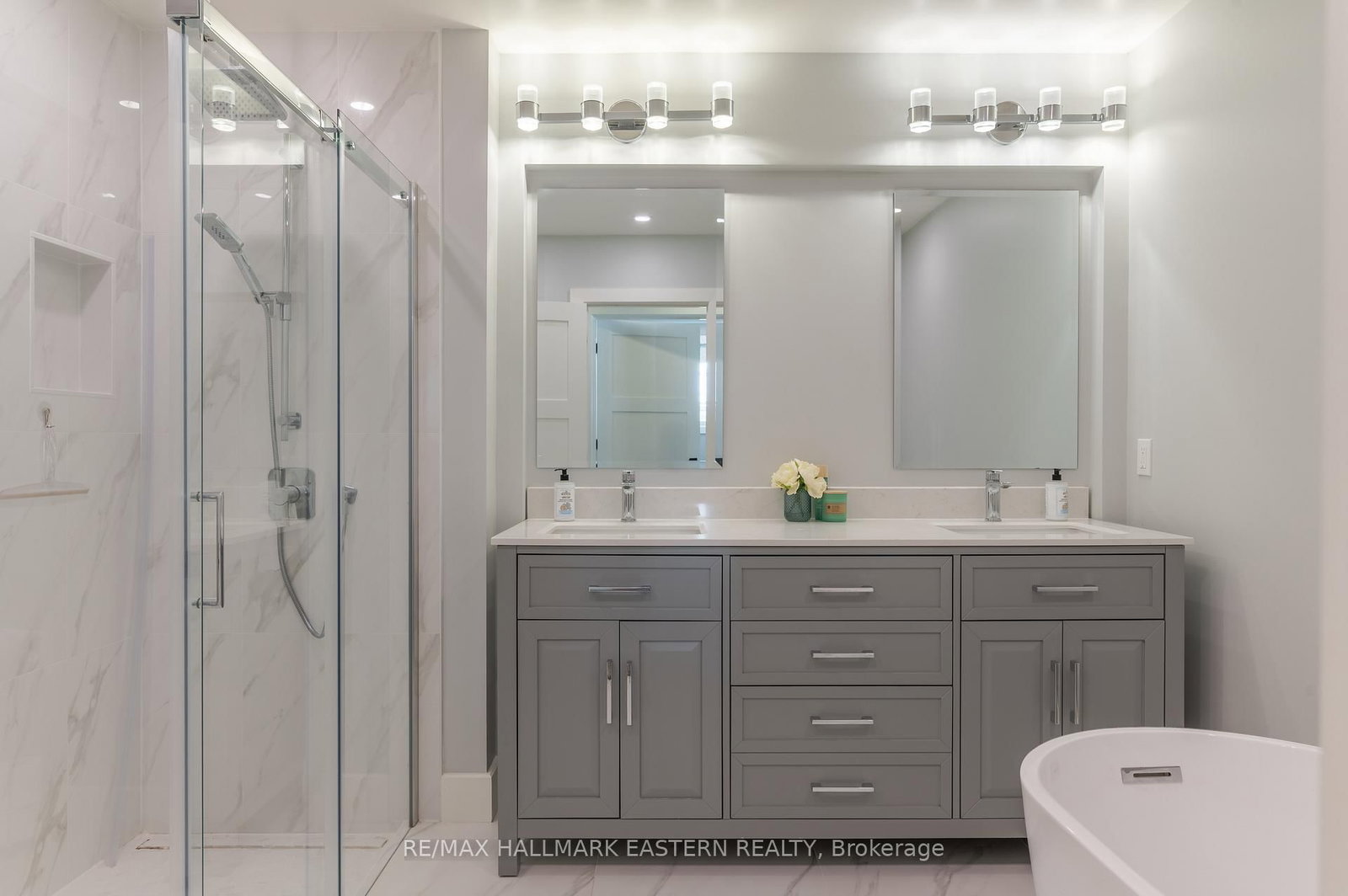 6 Weller Crescent - Photo 40