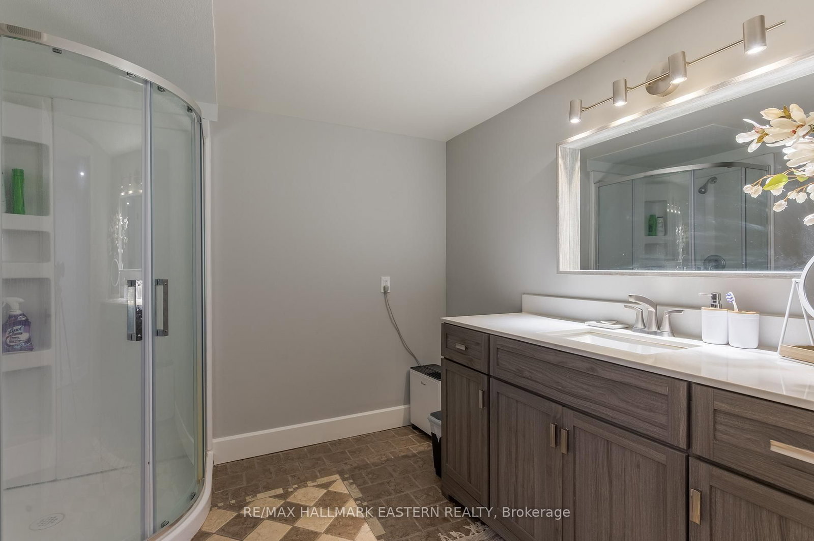 6 Weller Crescent - Photo 44