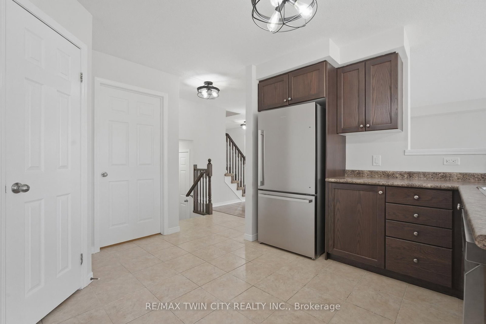 288 Steepleridge Street - Photo 9