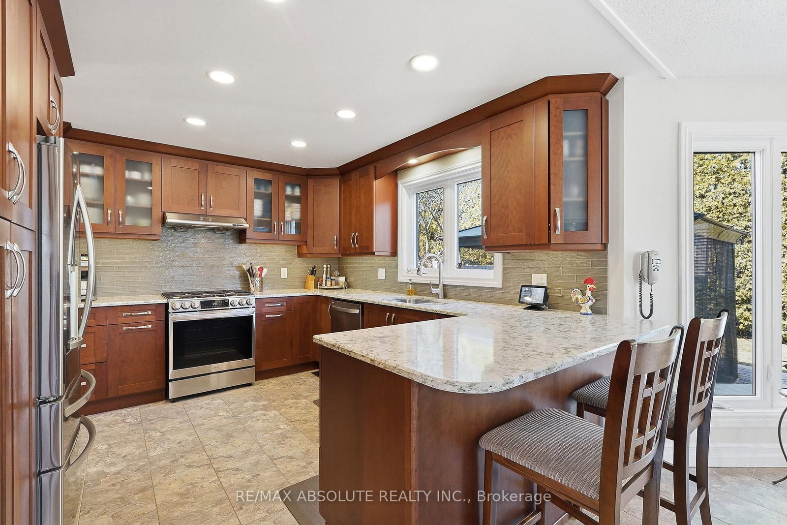 Listing Image 3