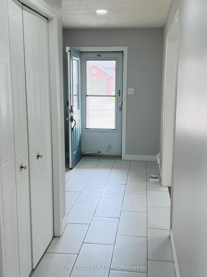 1279 Aldersbrook Rd, London North, N6G 4T3 | Image 3