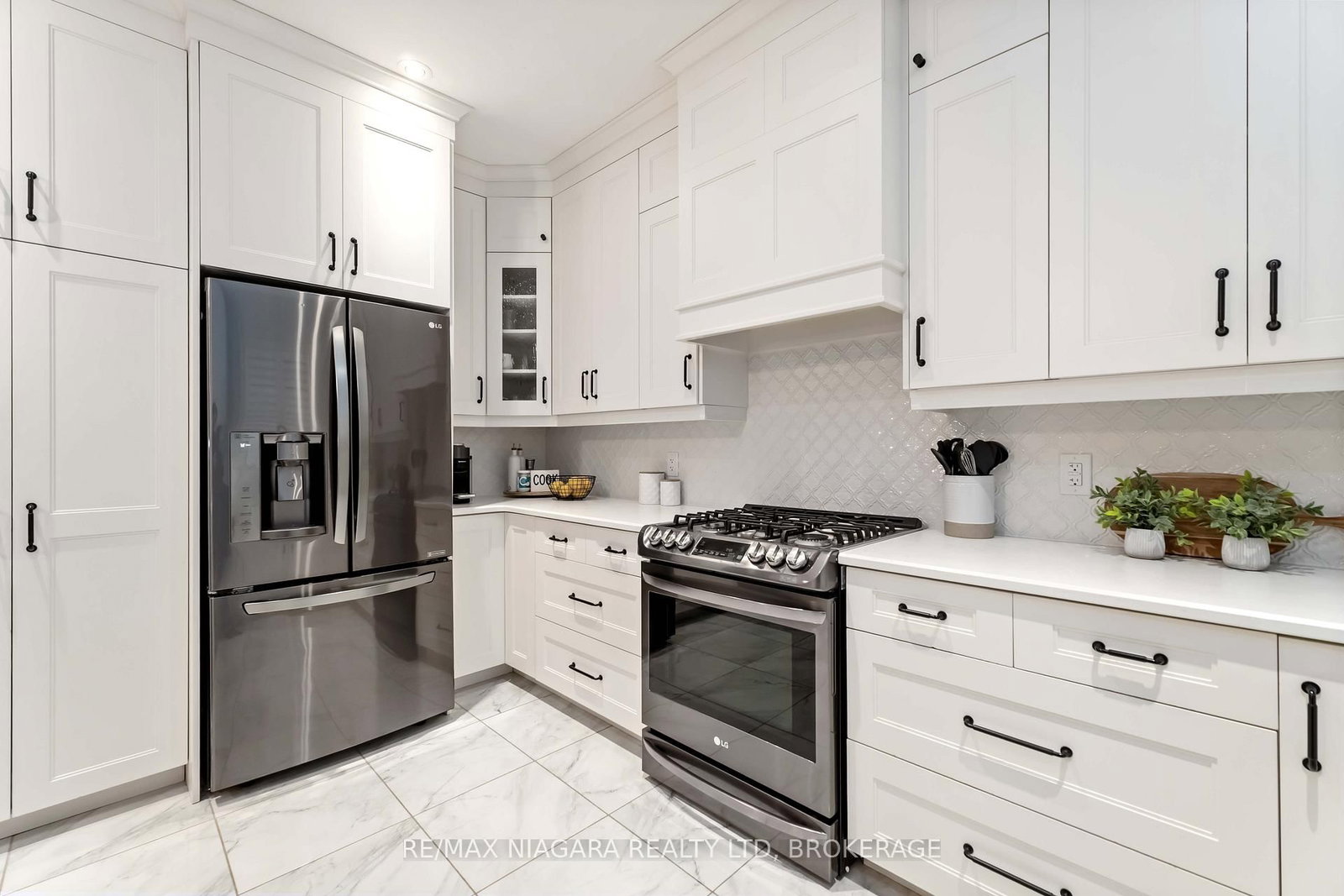 Detached House for sale at 132 Lametti Drive, Pelham, Ontario, L0S 1E6 - Fonthill - MLS: X12976380