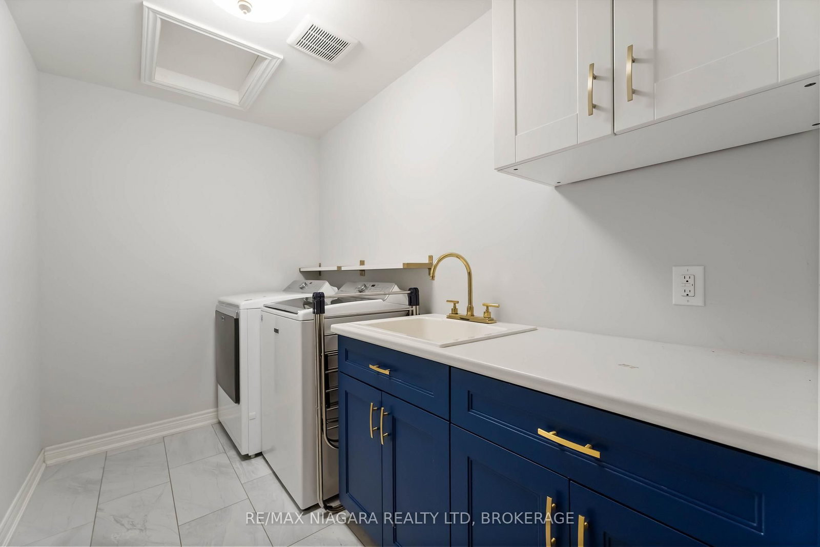 Detached House for sale at 132 Lametti Drive, Pelham, Ontario, L0S 1E6 - Fonthill - MLS: X12976380