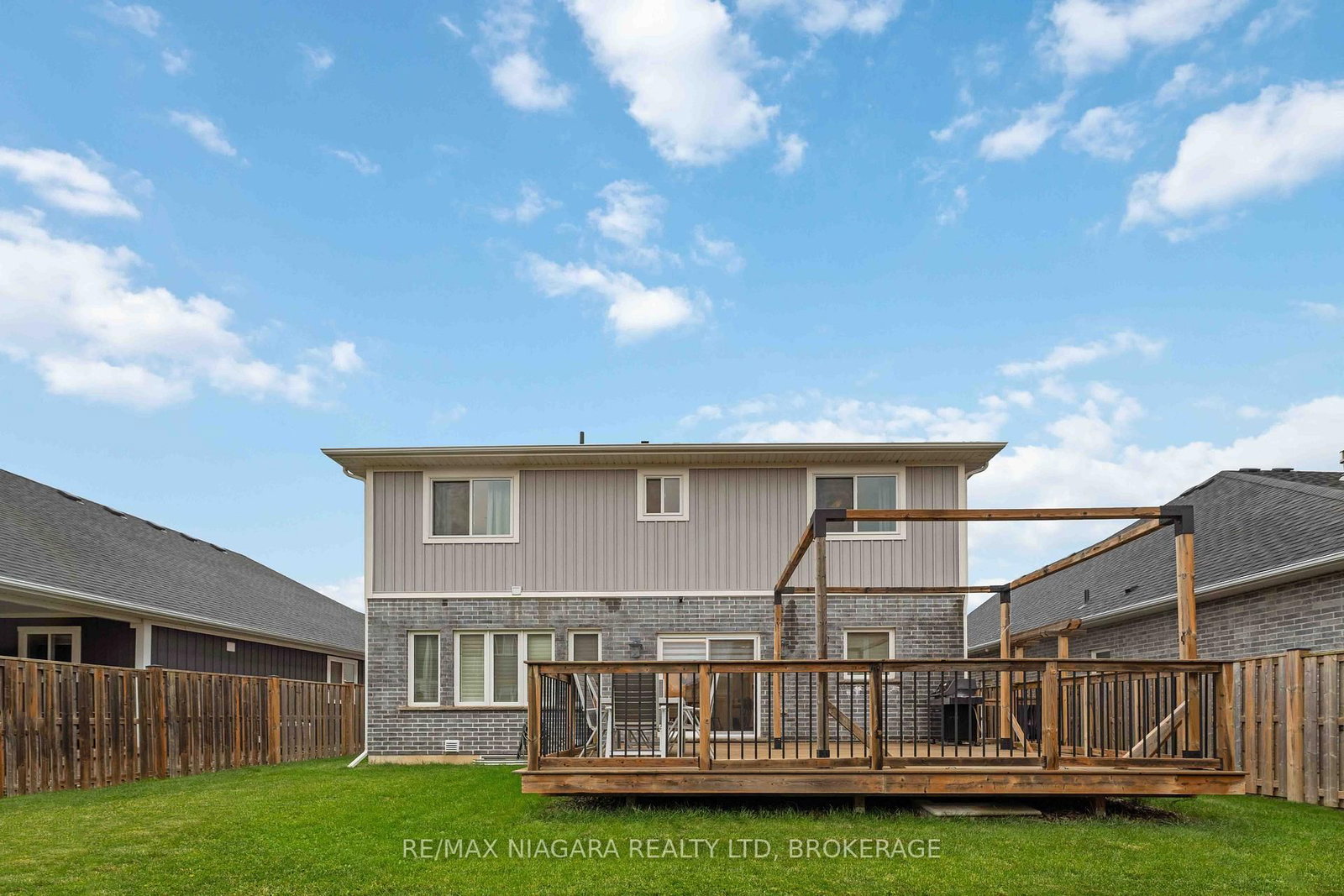 Detached House for sale at 132 Lametti Drive, Pelham, Ontario, L0S 1E6 - Fonthill - MLS: X12976380