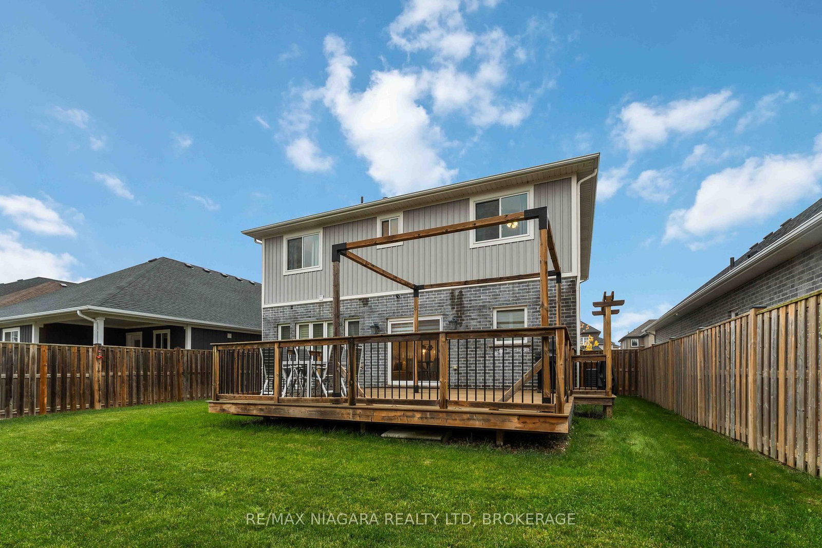 Detached House for sale at 132 Lametti Drive, Pelham, Ontario, L0S 1E6 - Fonthill - MLS: X12976380