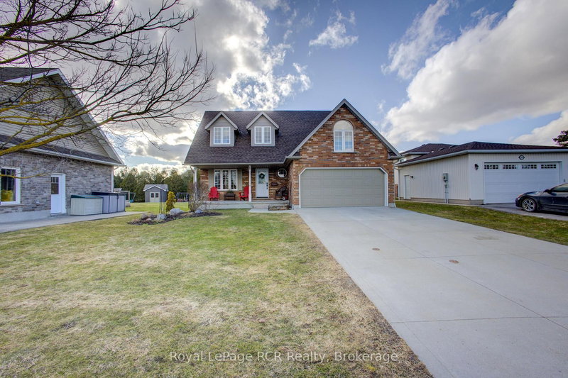 home for sale on 232 Conestoga Street N