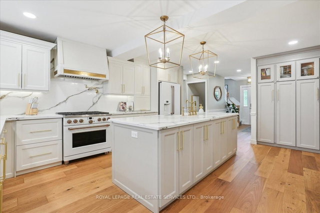 14 Dubarry Boulevard