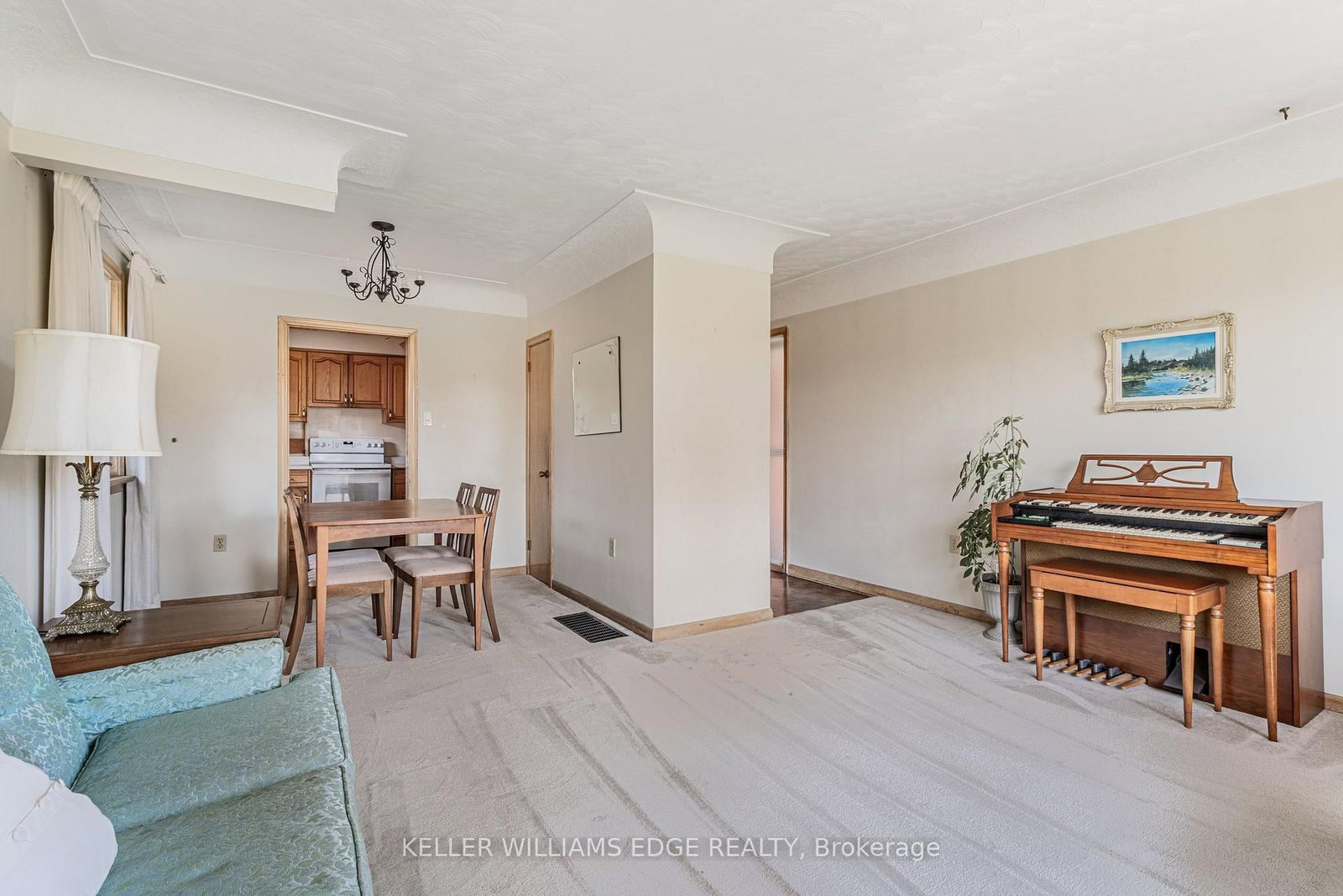 Detached House for sale at 14 Pleasant Avenue, Hamilton, Ontario, L8G 2L2 - Stoney Creek - MLS: X12976506