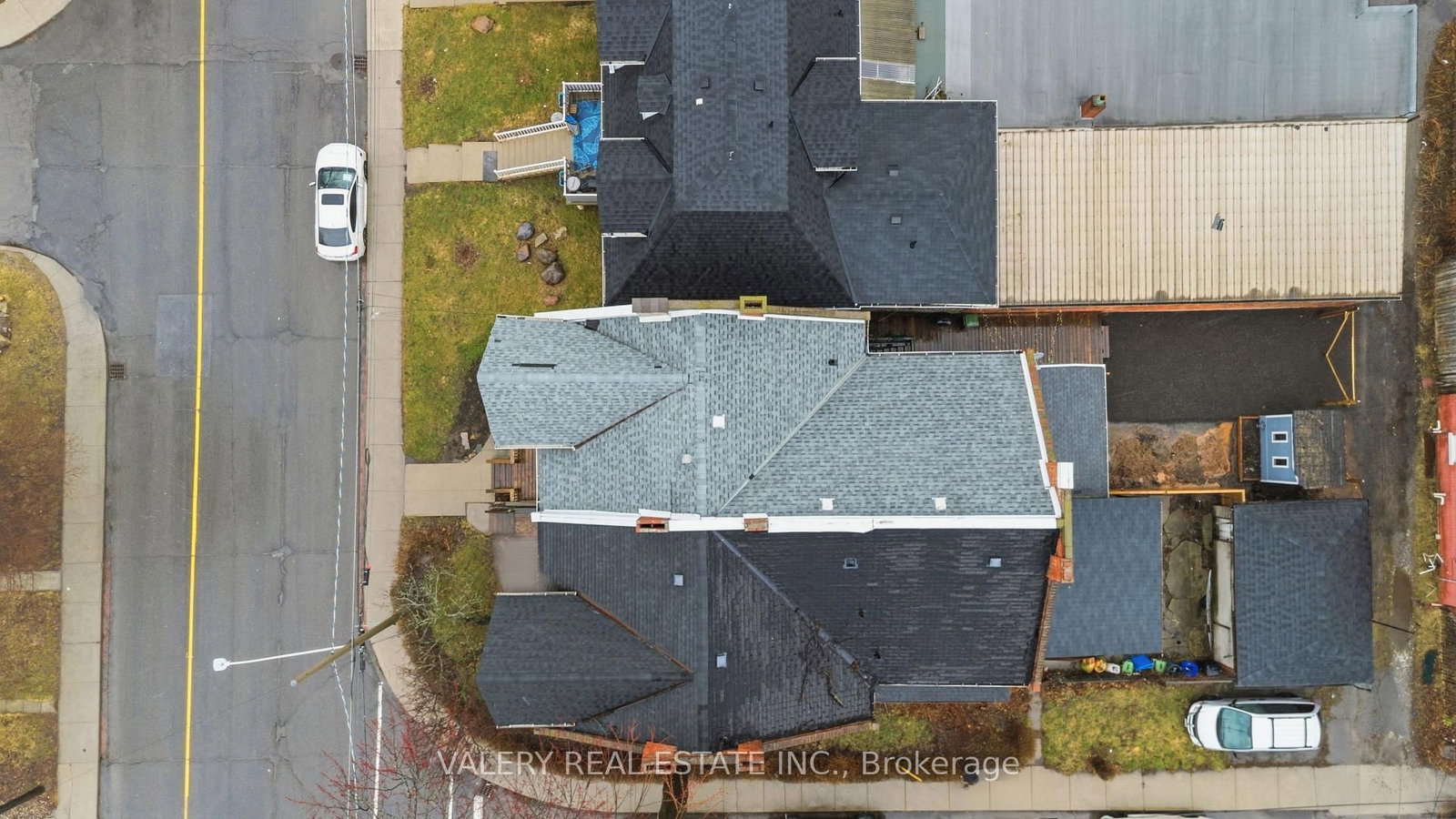 306 John Street N - Photo 35