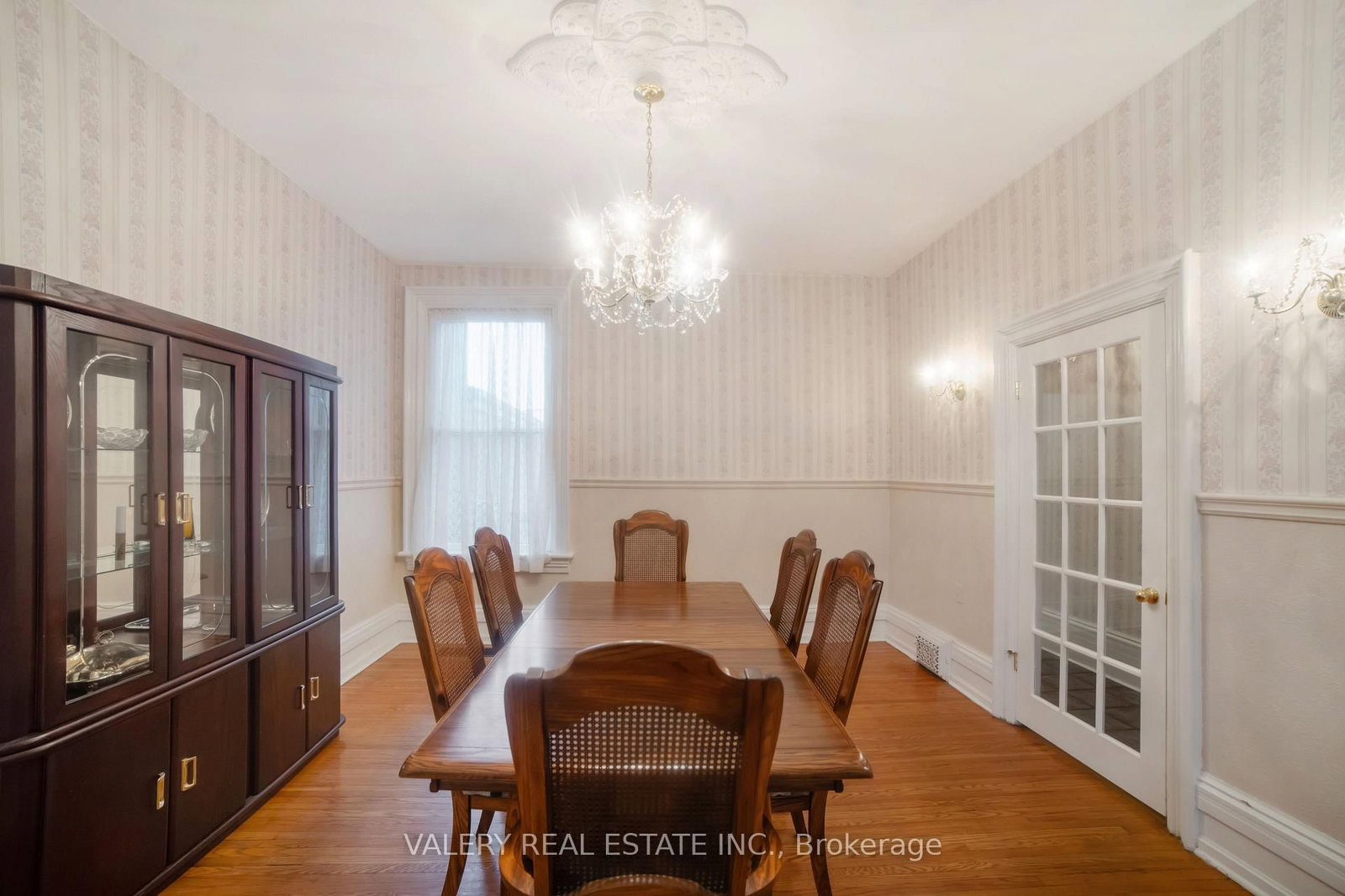 306 John Street N - Photo 8