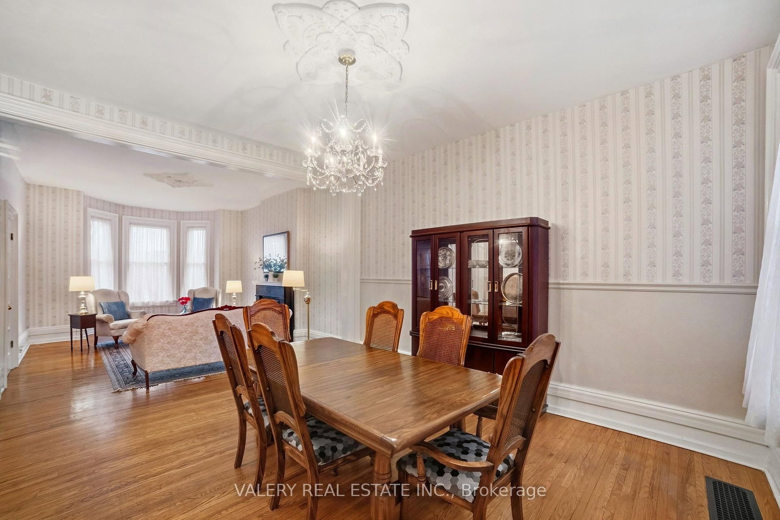 306 John Street N - Photo 9