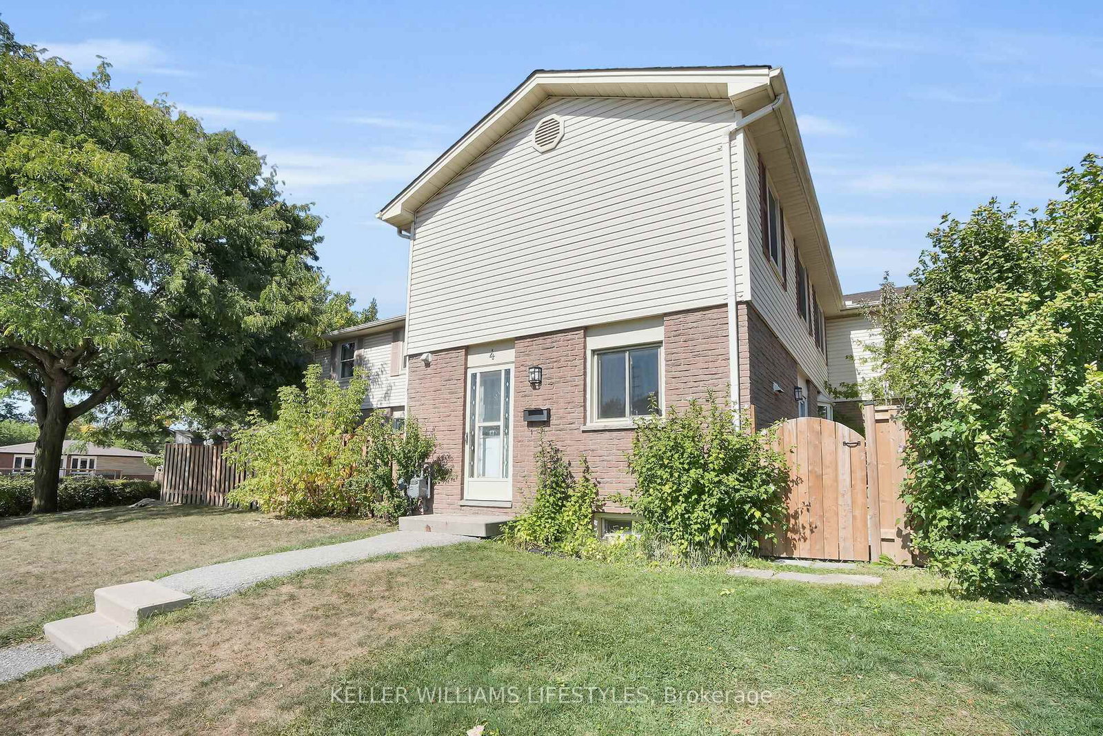 Townhouse for sale at 4-230 Clarke Road, London East, Ontario, N5W 5P5 - East H - MLS: X12976792