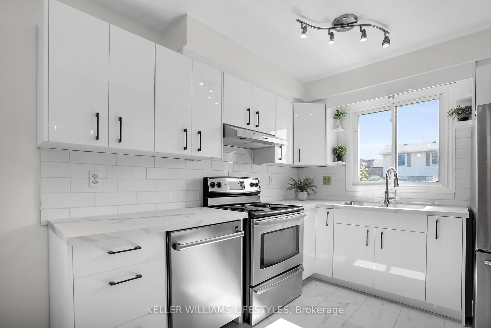 Townhouse for sale at 4-230 Clarke Road, London East, Ontario, N5W 5P5 - East H - MLS: X12976792