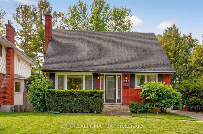 home for sale on 2586 Henley Street