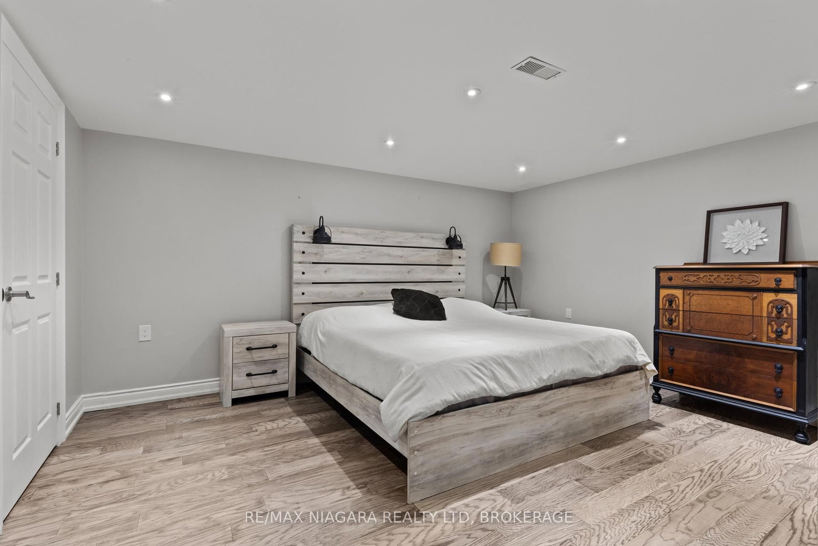 Detached House for sale at 1164 Haist Road, Pelham, Ontario, L3B 5N5 - Fonthill - MLS: X12976862