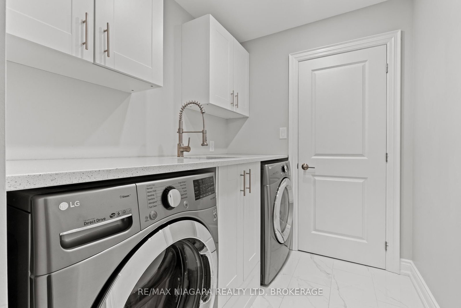 Detached House for sale at 1164 Haist Road, Pelham, Ontario, L3B 5N5 - Fonthill - MLS: X12976862