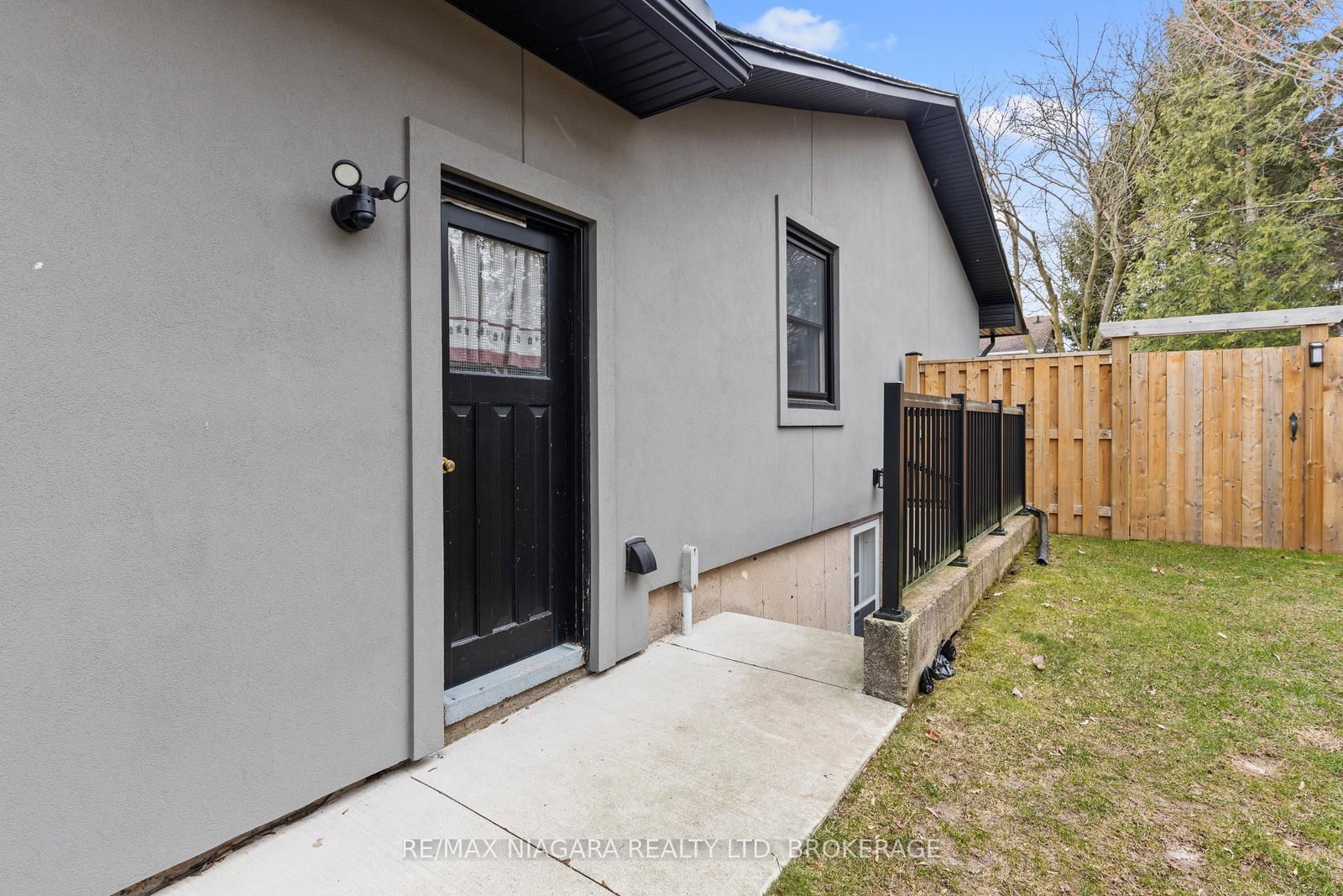 Detached House for sale at 1164 Haist Road, Pelham, Ontario, L3B 5N5 - Fonthill - MLS: X12976862