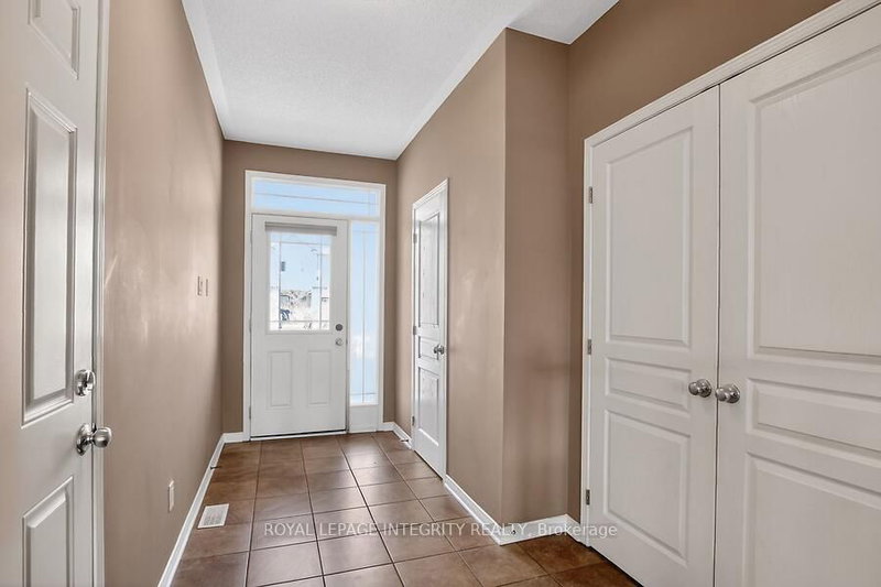 672 Pepperville Cres E, Ottawa, K2M 0E4 | Image 3