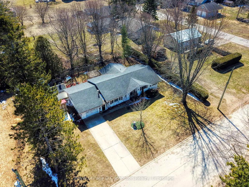 121 Edward St, Saugeen Shores, N0H 2L0 | Image 2
