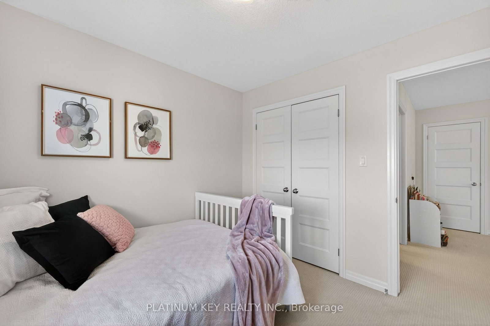 Detached House for sale at 2682 Tokala Trail, London North, Ontario, N6G 5B4 - North S - MLS: X12976922