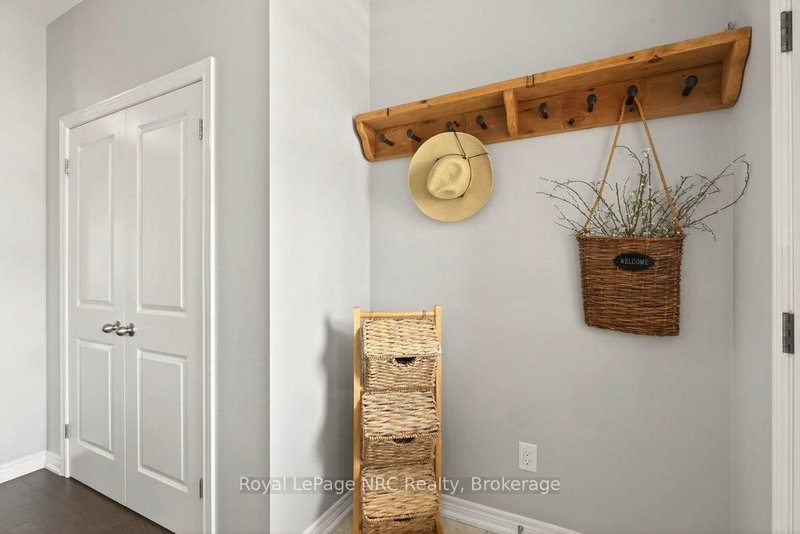 49 Narbonne Cres, Hamilton, L8J 0J7 | Image 3